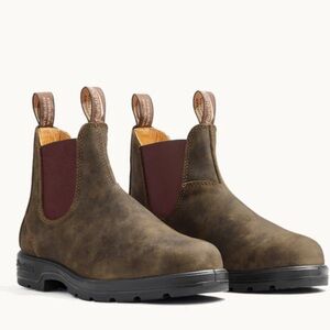 Blundstone Men's Dark Brown Chelsea Boots size 10 brand new in replacement box